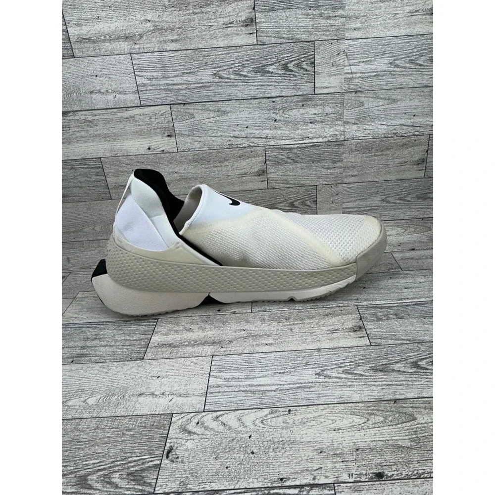 Nike Go FlyEase Men 10 White Sail Black Hands Free Slip On Sneakers CW5883-101